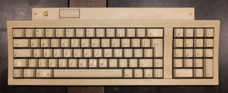 File:Apple Keyboard II MM3040DW03N front.jpg