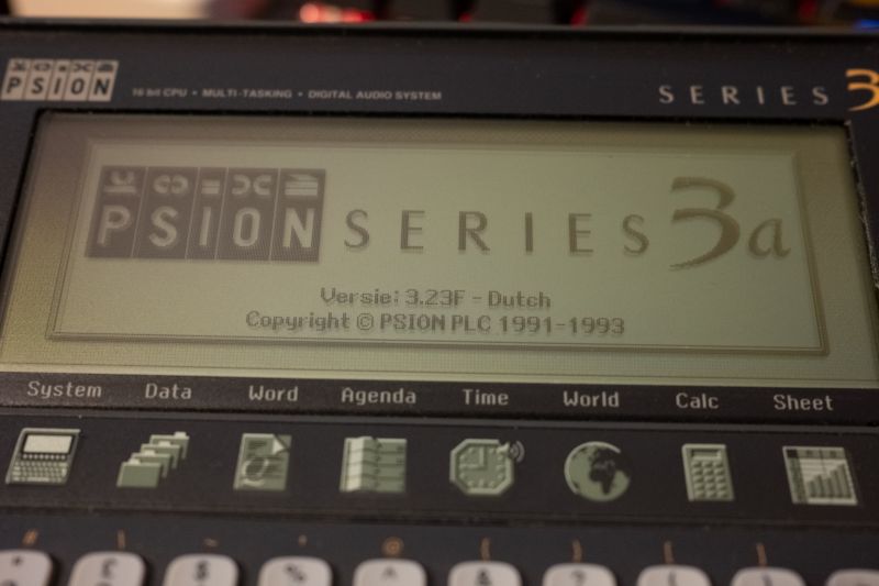 File:Psion 3a closeup screen.jpg